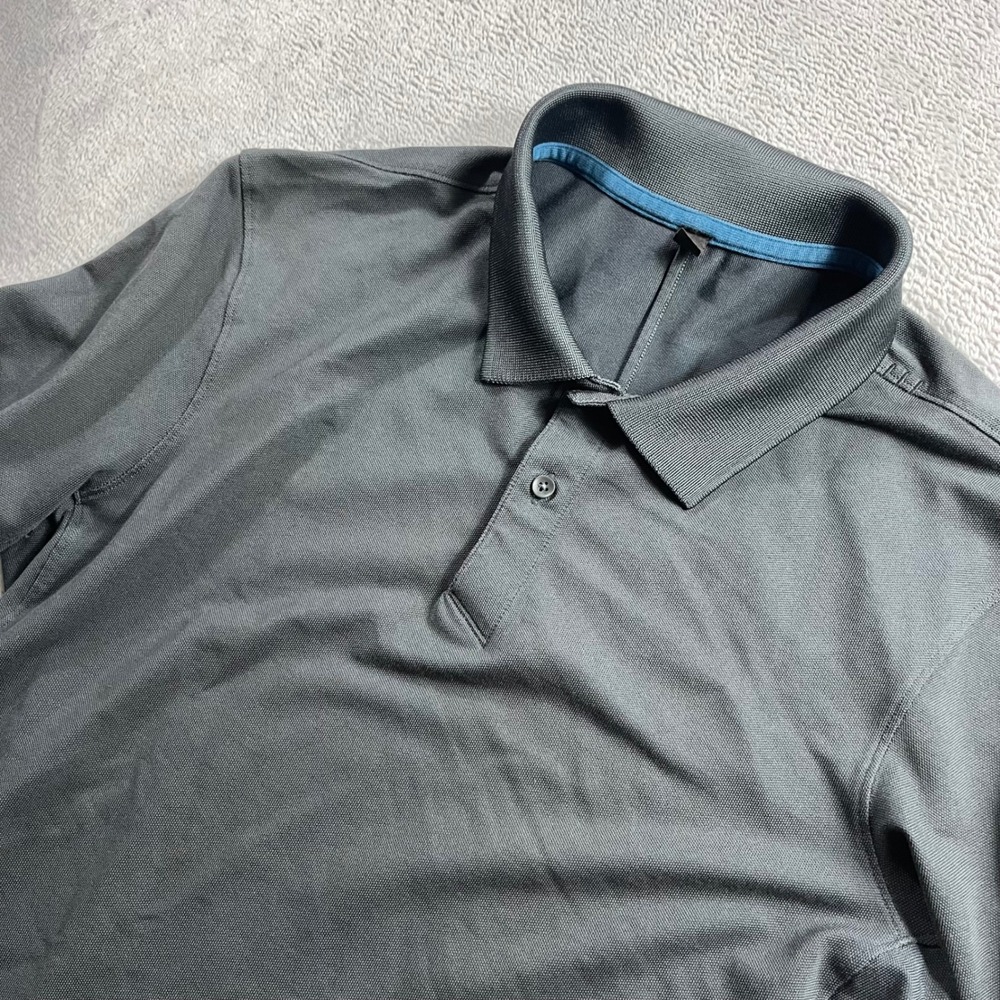Lululemon Mens Short Sleeve Polo Shirt Charcoal Grey Size S Athletic Casual